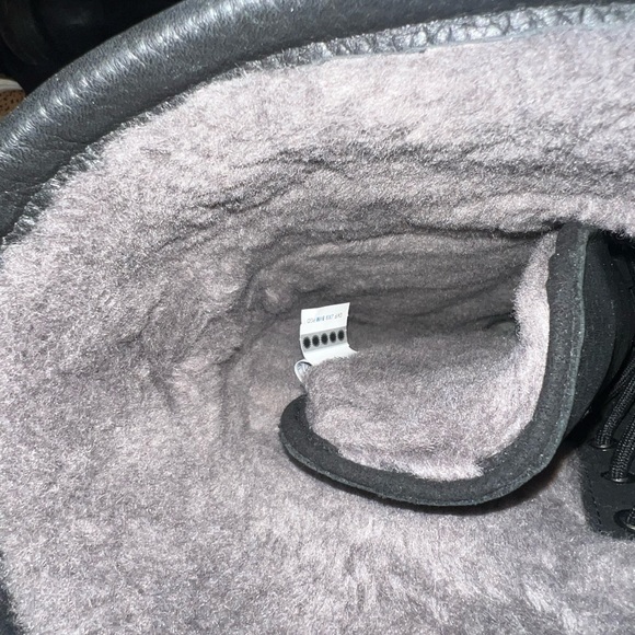 Ugg Adirondack Tall - Picture 5 of 6